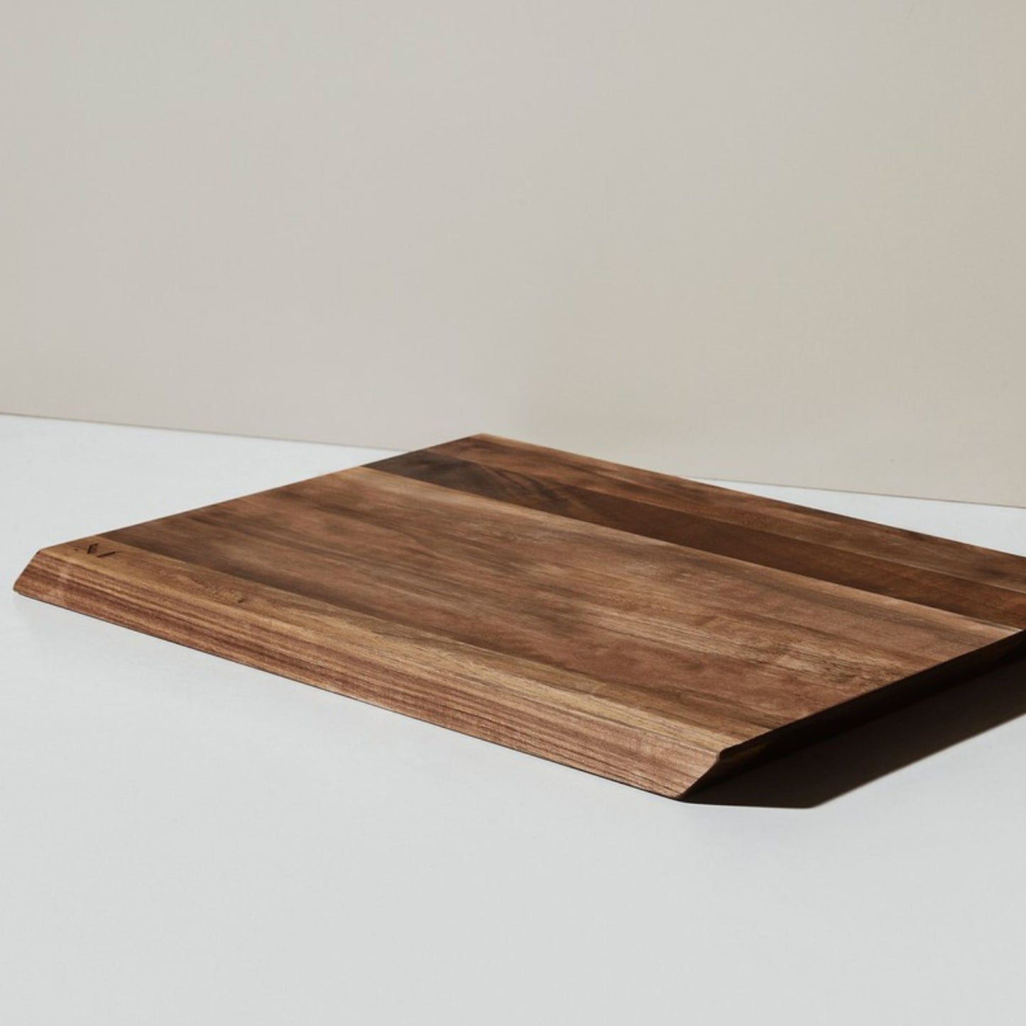 The Angled Cutting Board - Walnut